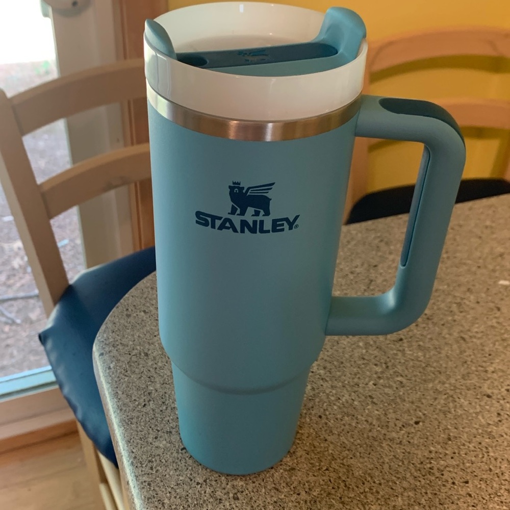 Stanley 30ounce water bottle